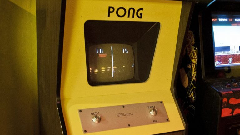 Atari el inicio de los video juegos 3 pong 1972